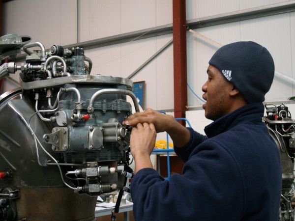 Becoming a Licensed Airframe and Powerplant (A&P) Mechanic: Eligible ...